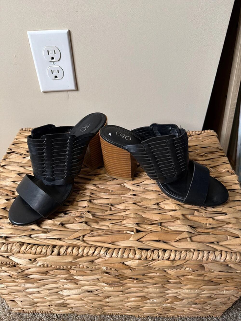 3 for $9  Cato black mule open toe 7 EUC block heel 438
